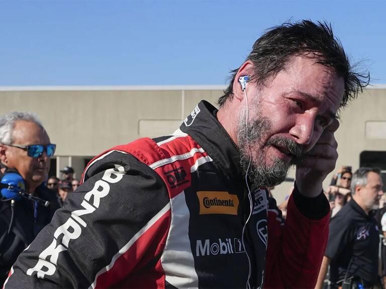 Keanu Reeves sufre accidente en carrera de autos: actor derrapó sobre el pasto en medio del circuito
