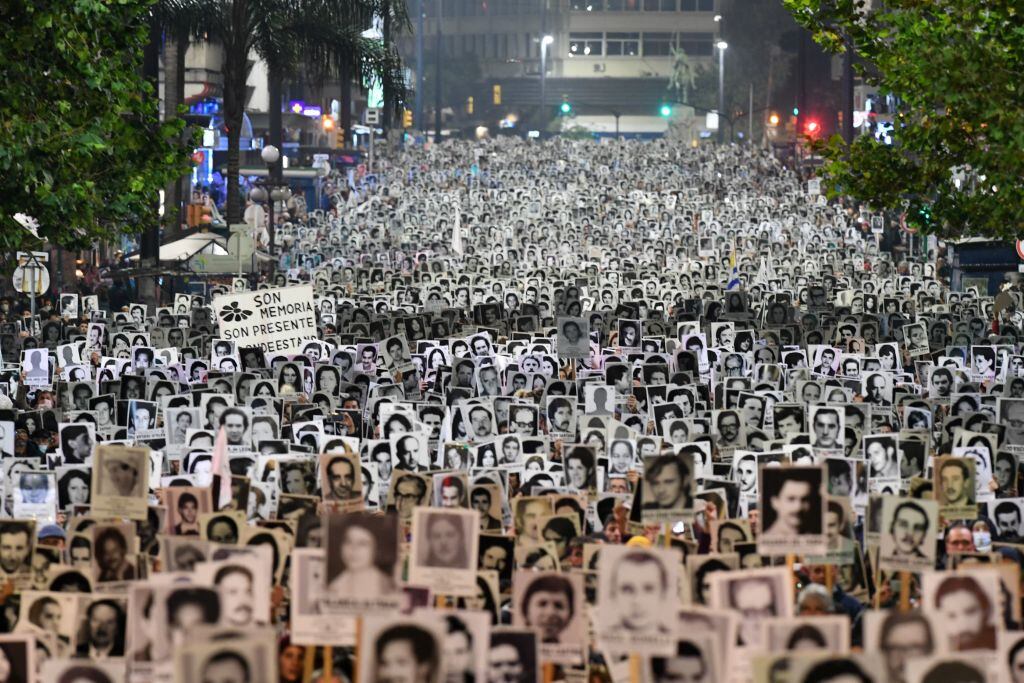 Marcha del Silencio en Montevideo contra la última dictadura militar