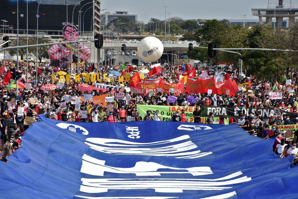 Los manifestantes llegaron hasta los alrededores del palacio de gobierno en Brasilia