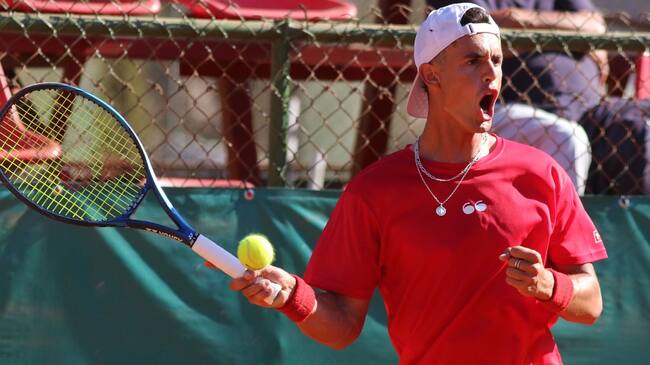 Diego Fernández elimina al mejor sembrado del torneo de Sanxexo