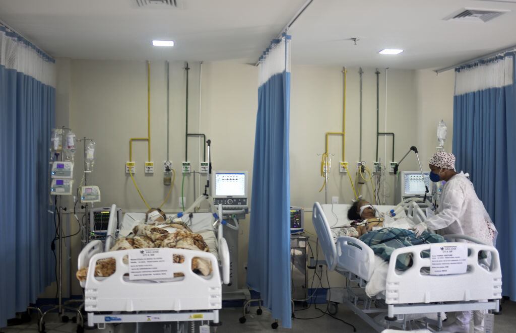 Pacientes del Covid-19 en cuidados intensivos en un hospital de Río de Janeiro