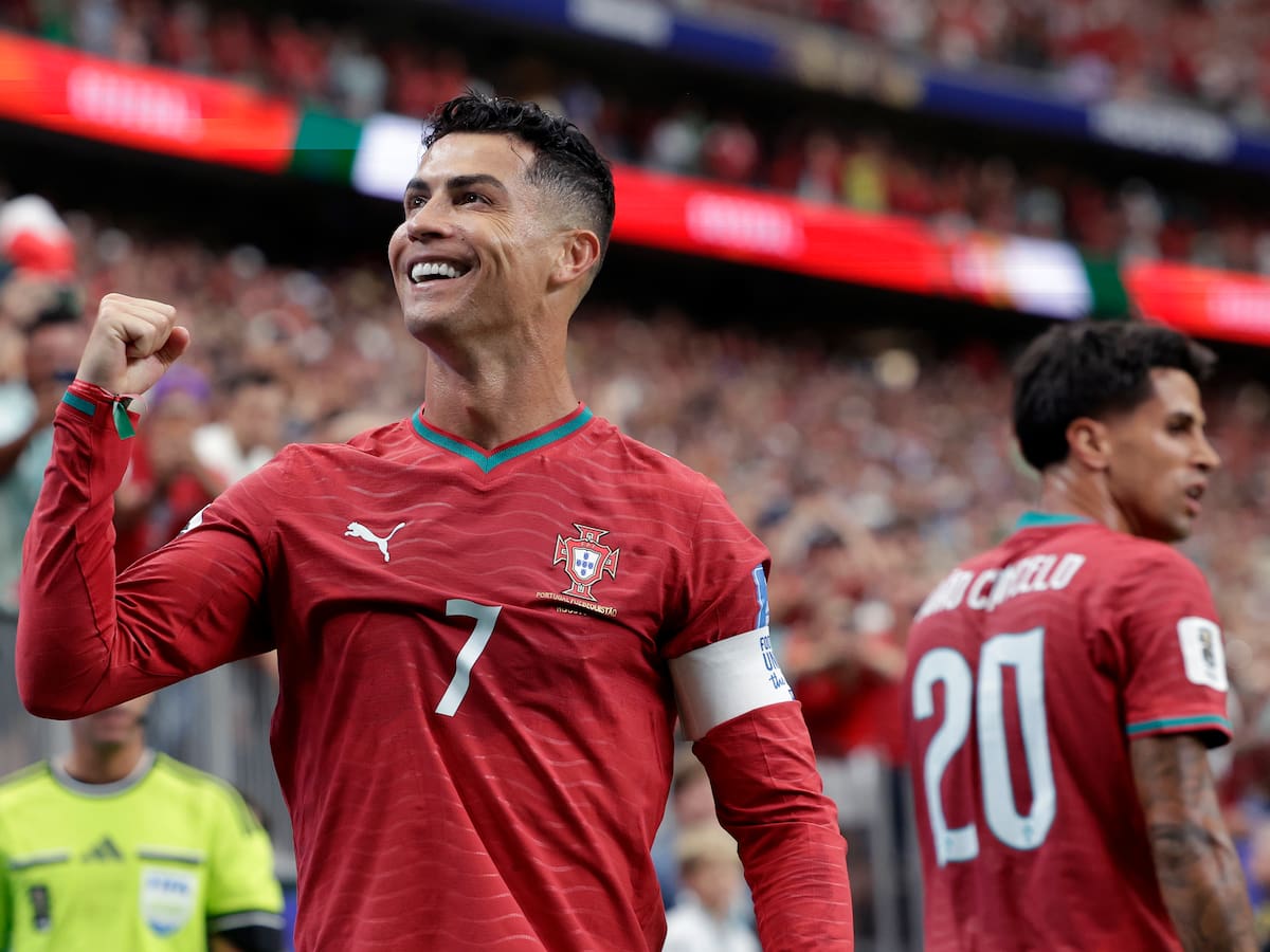 A Cristiano Ronaldo le nombraron a Lionel Messi en una pregunta y así reaccionó: atención a su cara