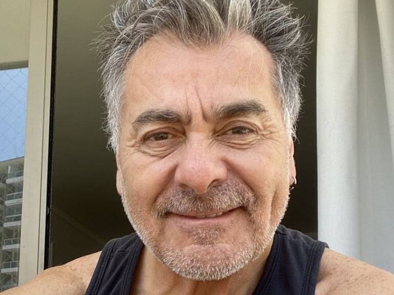 Pato Torres confiesa que se creó una cuenta en Tinder y subió una foto a torso descubierto