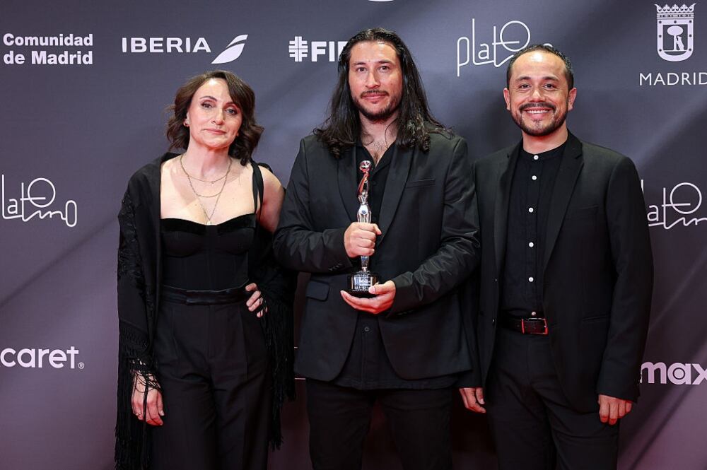 De izquierda a derecha: Gabriela Maire, Vinko Tomicic y Esther Campos | Getty Images