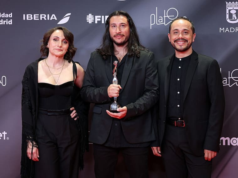 De izquierda a derecha: Gabriela Maire, Vinko Tomicic y Esther Campos | Getty Images