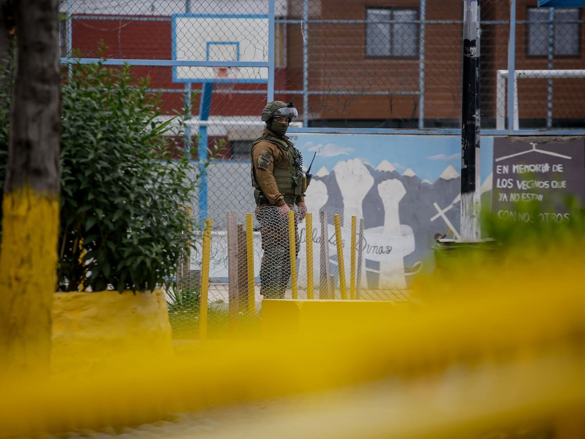 Intervienen población Las Dunas en Lo Espejo tras crimen de carabinero: retiran “narcobúnkeres” y cámaras
