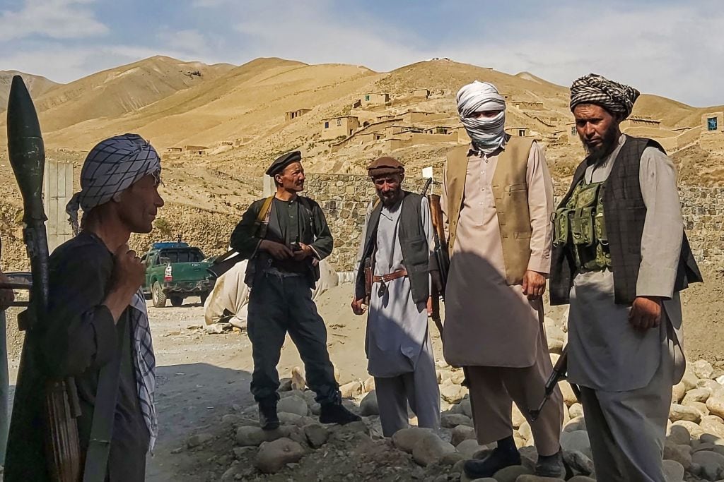 Milicias se preparan a enfrentar a los talibanes en Taloqan