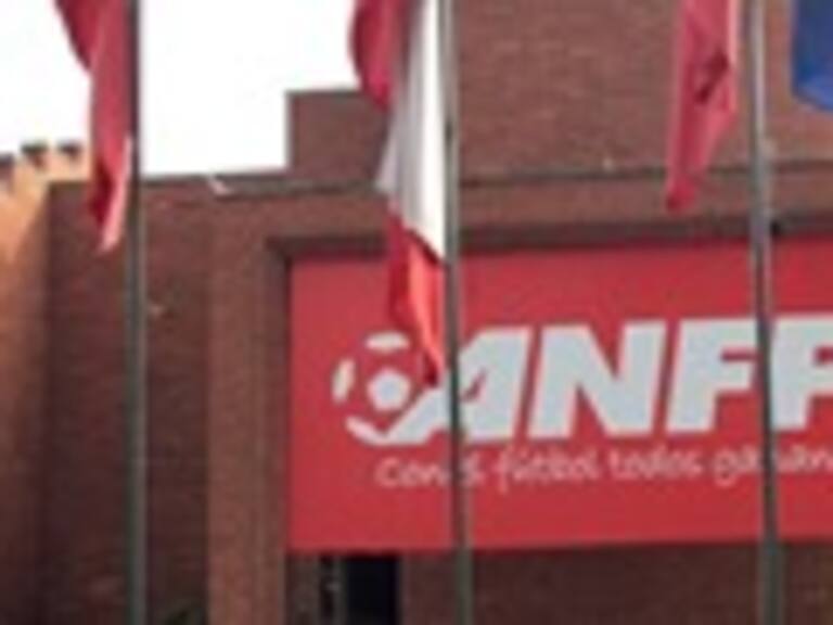 Segovia entregó lista de 25 dirigentes que también deben ser inhabilitados