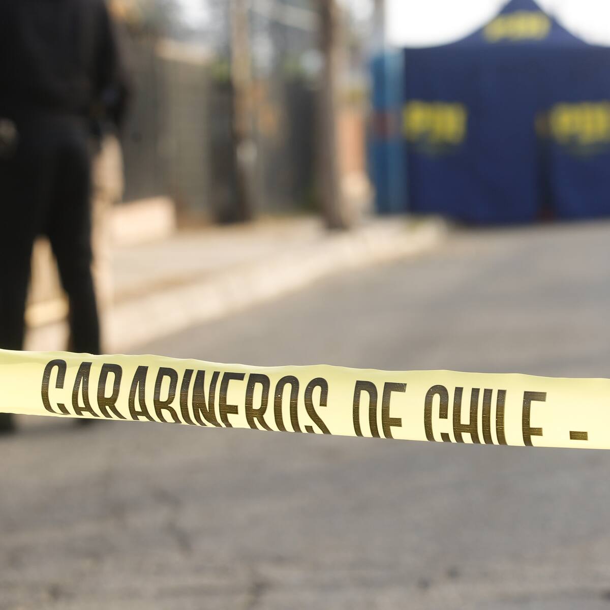 Joven es apuñalado durante asalto en Santiago Centro: se encuentra en riesgo vital