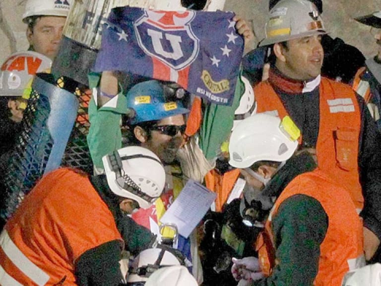 El minero joven de Los 33: “Si llegaba la muerte, lo hacía con mi banderita de la U al lado”