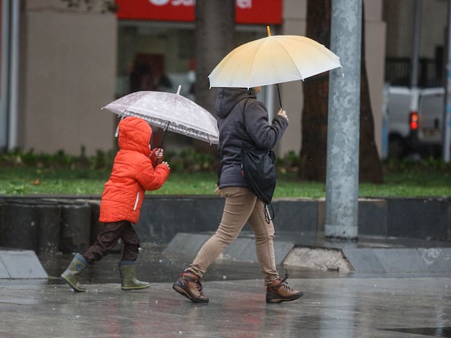 Lluvia en Santiago: en qué comunas caerán precipitaciones esta semana y cuántos milímetros indica el pronóstico