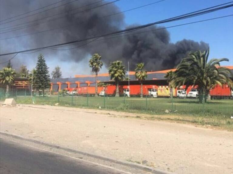 Incendio afectó fábrica de Fruna