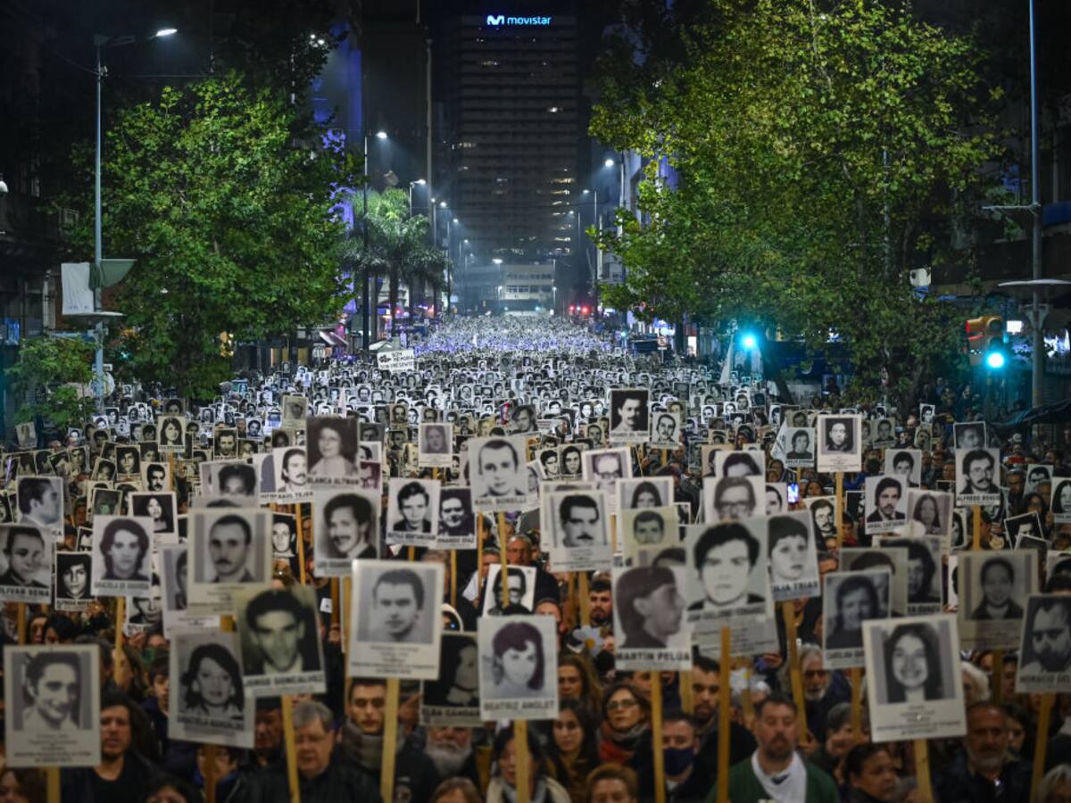 Uruguay registró una multitudinaria marcha por los detenidos desaparecidos en Montevideo