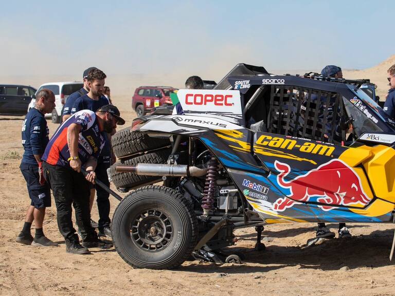 Chaleco López vuelve a tener fallas eléctricas y pierde terreno en el Dakar 2023: «Buscar un podio ahora es casi imposible»