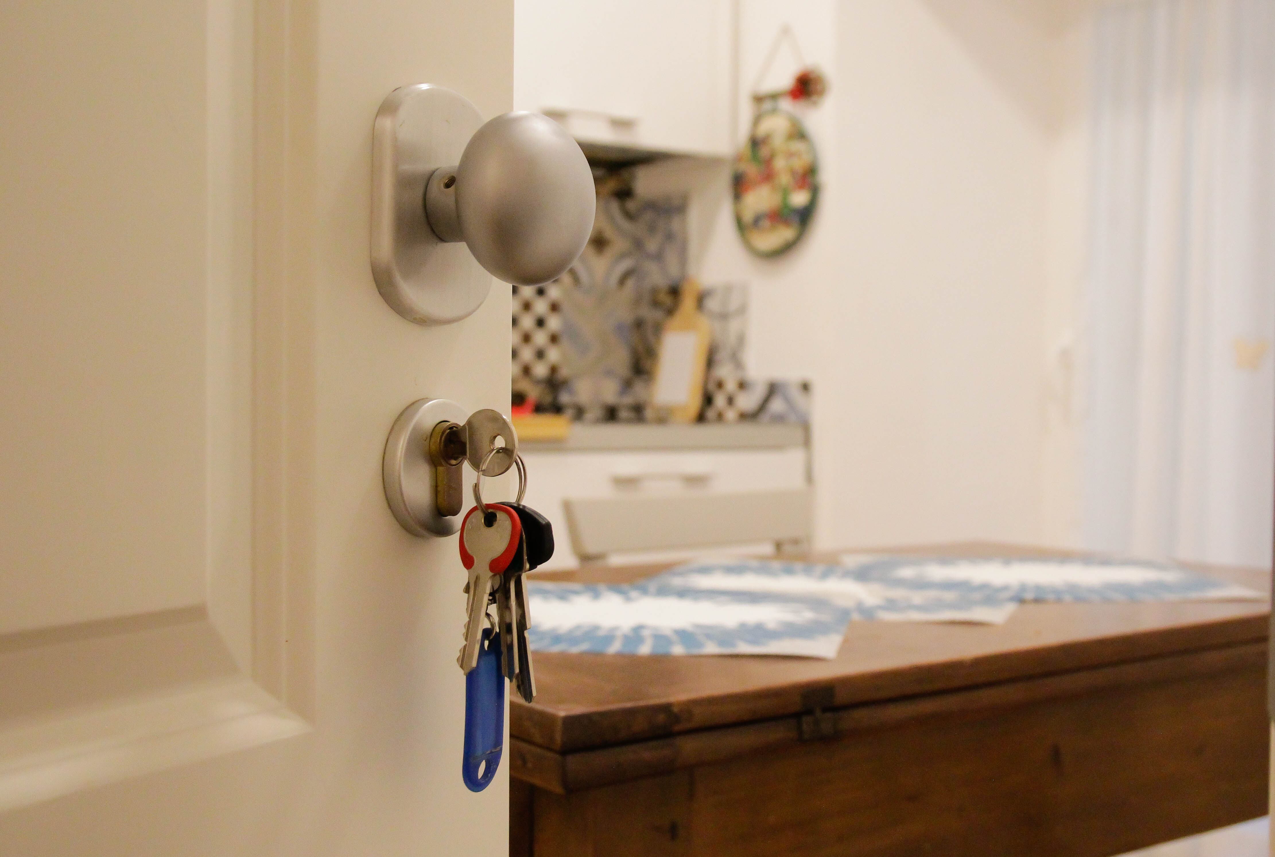 Open door, apartment,  rent