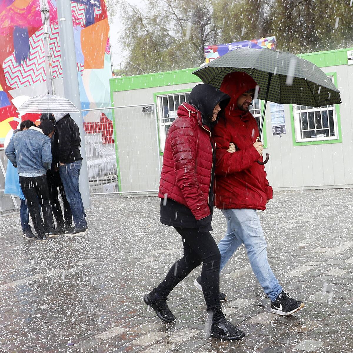 ¿Lluvia en Santiago para Fiestas Patrias? Meteorólogo se la juega con pronóstico en la RM y sorprende con este detalle