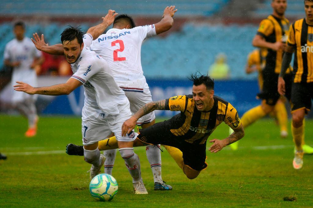 El clásico Peñarol-Nacional en el Estadio Centenario
