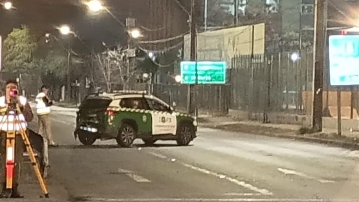 Choque entre patrulla de Carabineros y auto particular deja cuatro lesionados en San Miguel