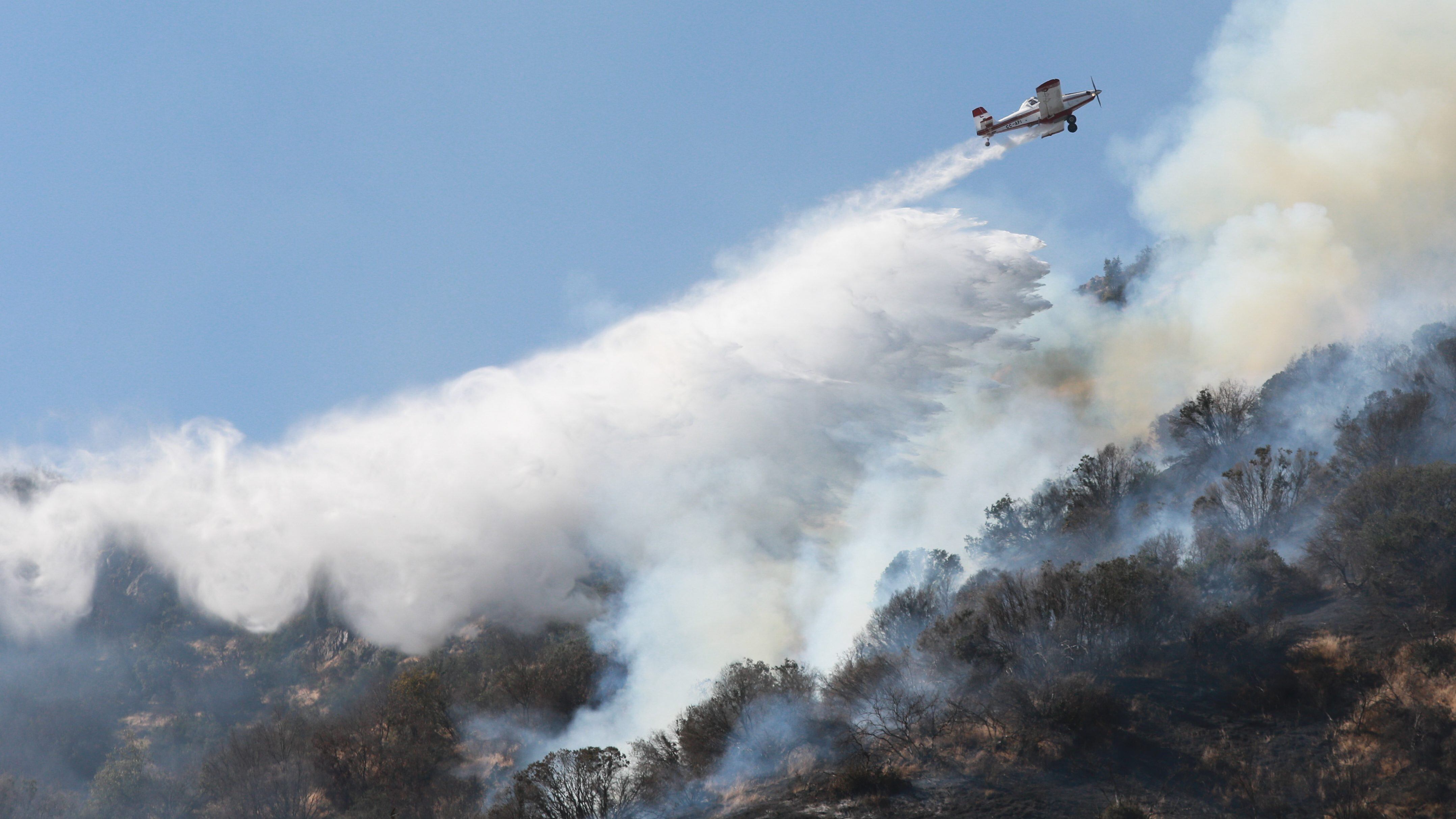 16 de Noviembre de 2021 / Vitacura Incendio Forestal en Cerro Manquehue en la comuna de vitacura
FOTO: DIEGO MARTIN /AGENCIAUNO