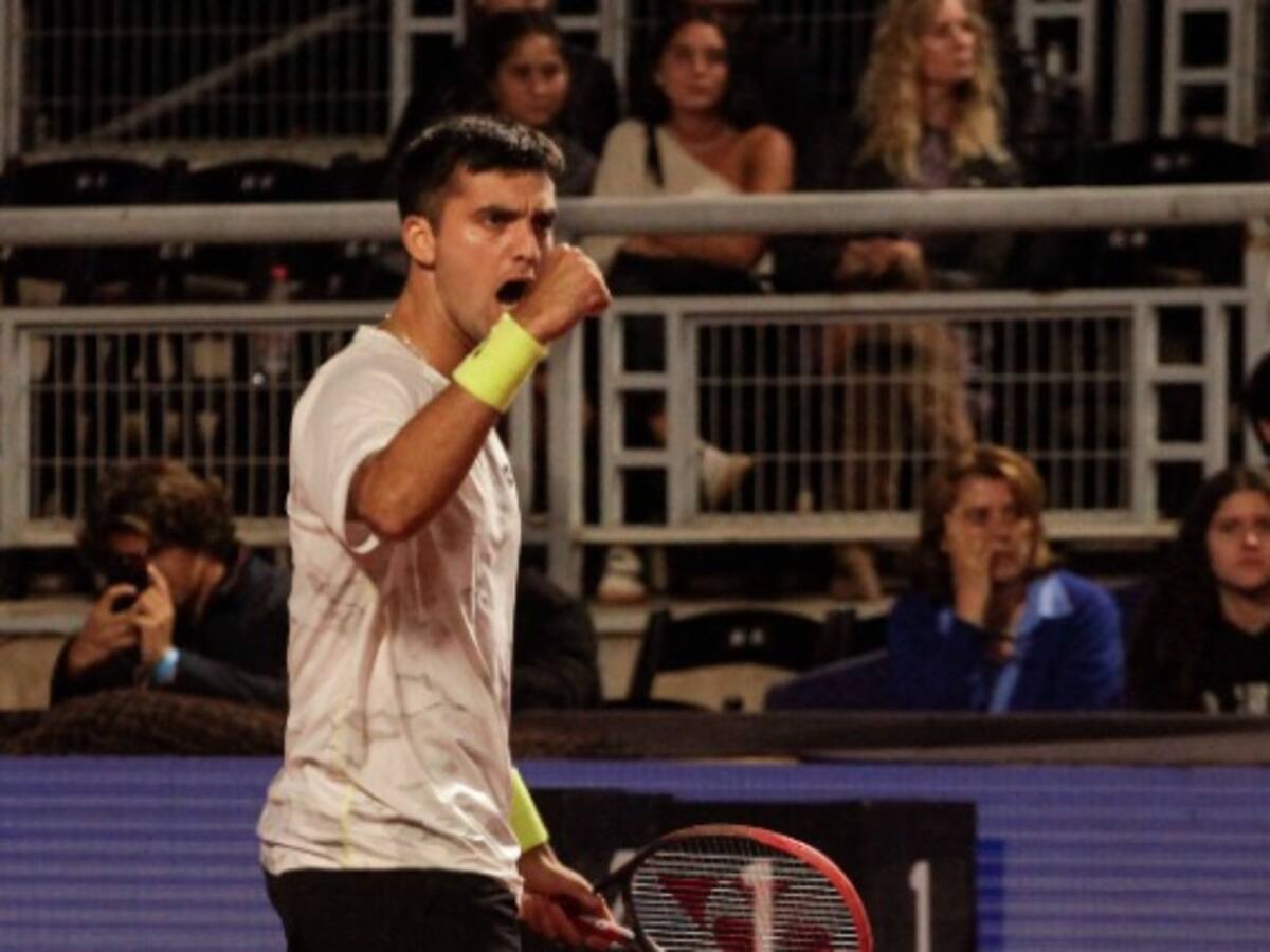 Tomás Barrios gana un duelo tras el retiro de su rival y clasifica a la semifinal del Challenger de Trieste