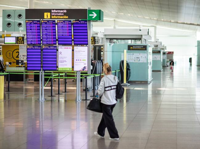 El aeropuerto de Barcelona sin pasajeros durante la pandemia