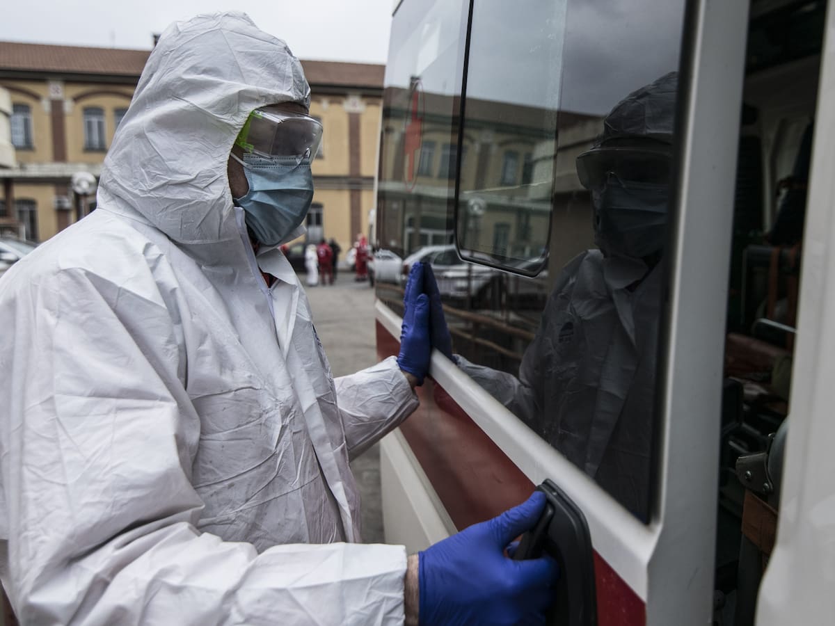 Italia reportó 683 nuevos fallecidos por coronavirus, pero curva de infección sigue cayendo