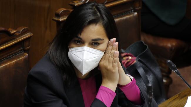 14 DE JUNIO DE 2022/VALPARAISOLa ministra Izkia Siches, durante la Sesión de Sala del Senado, citada para analizar la solicitud del Presidente de la República para prorrogar el Estado de Excepción acotado en la Macrozona Sur por la situación de inseguridad.
FOTO: LEONARDO RUBILAR CHANDIA/AGENCIAUNO