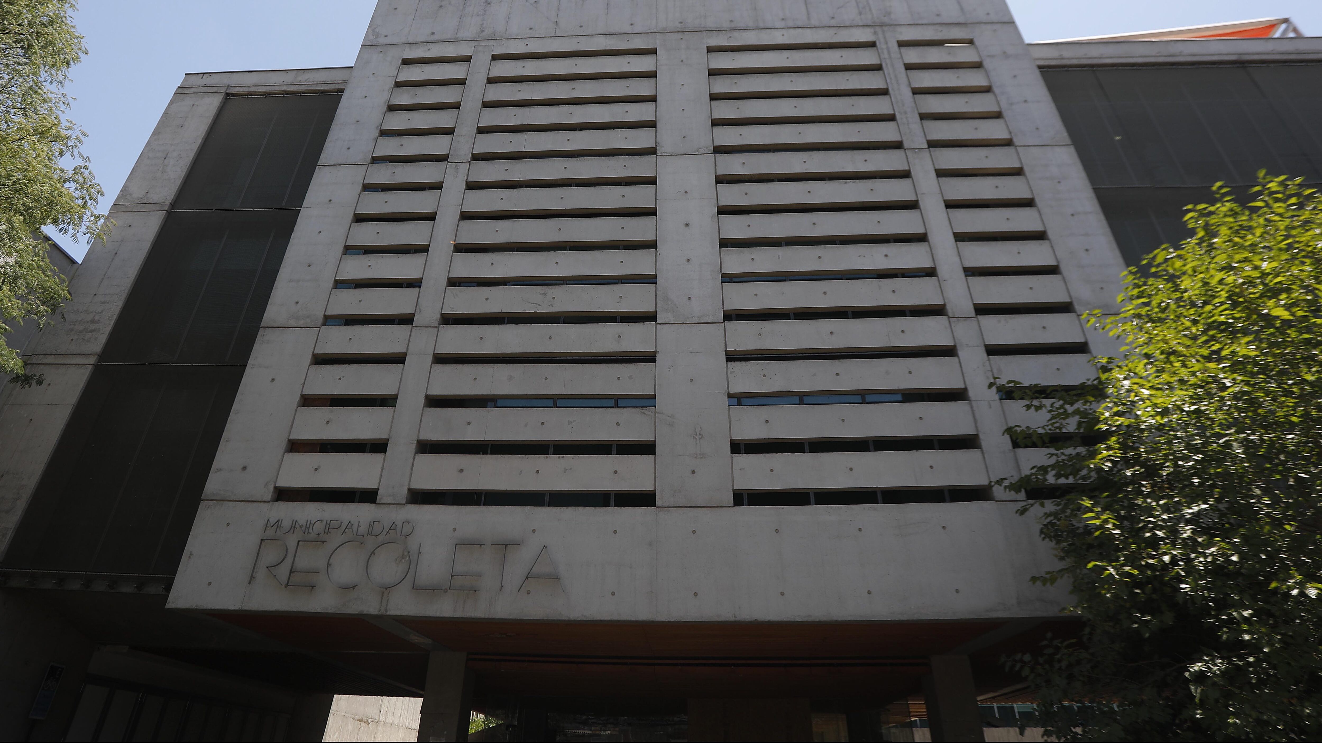 Chile Transparente por luminarias led en Recoleta