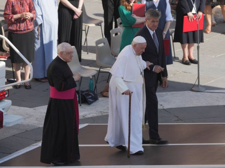 Estado de salud del papa Francisco acrecienta rumores sobre una posible dimisión