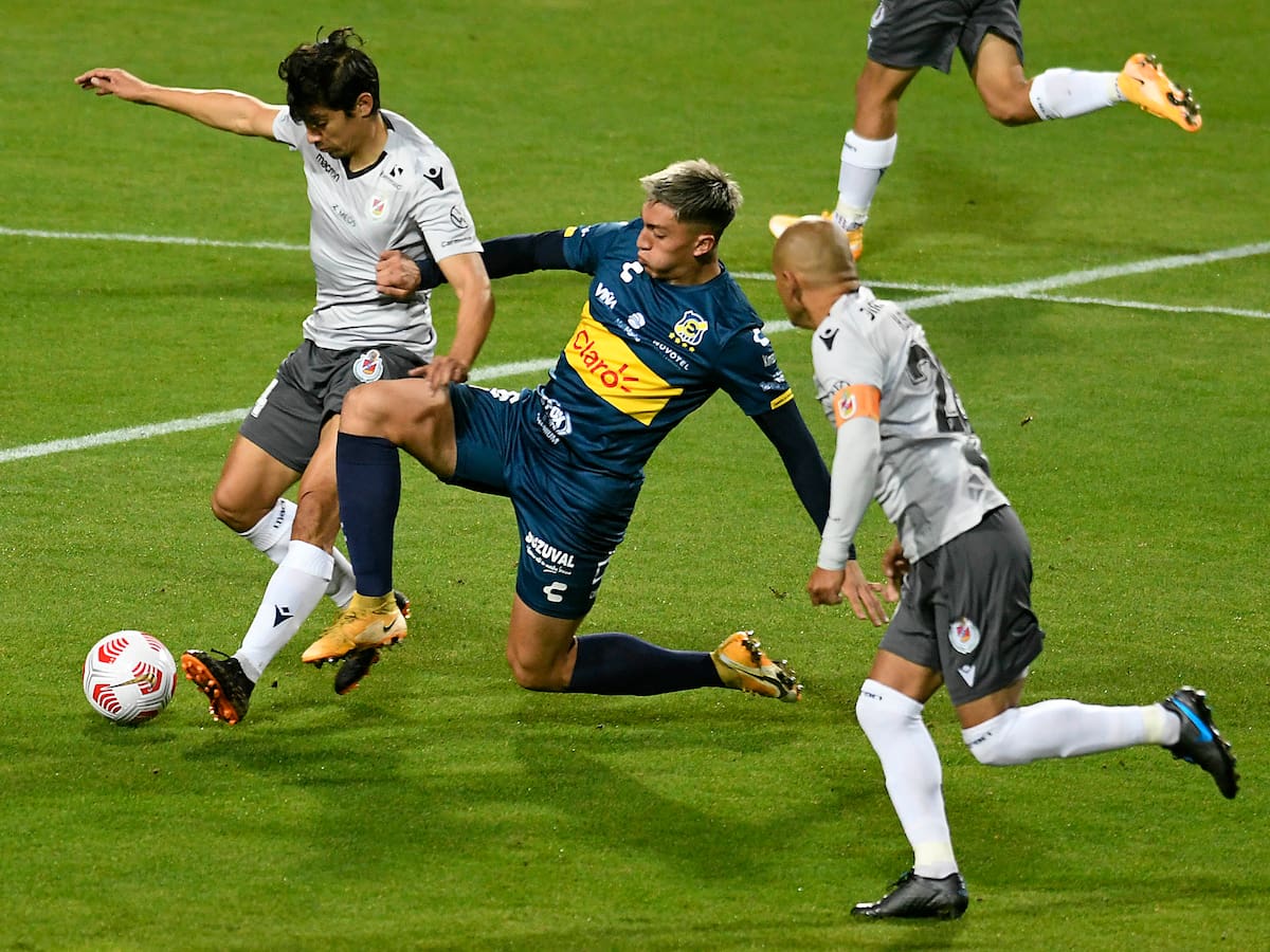 RESUMEN | Deportes La Serena goleó a Everton que terminó con tres expulsados antes del entretiempo