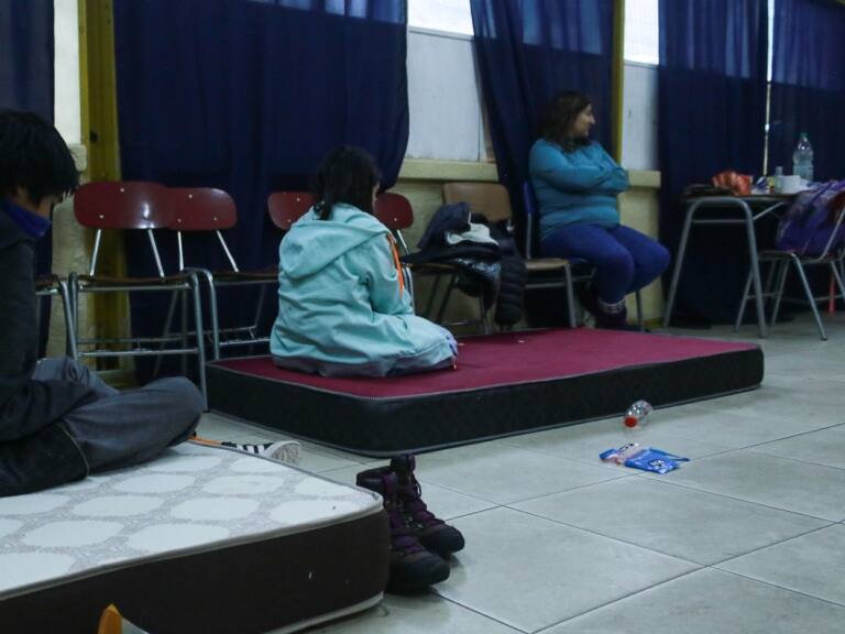 Vacaciones de invierno: Gobierno adelantará receso en colegios que funcionan como albergues