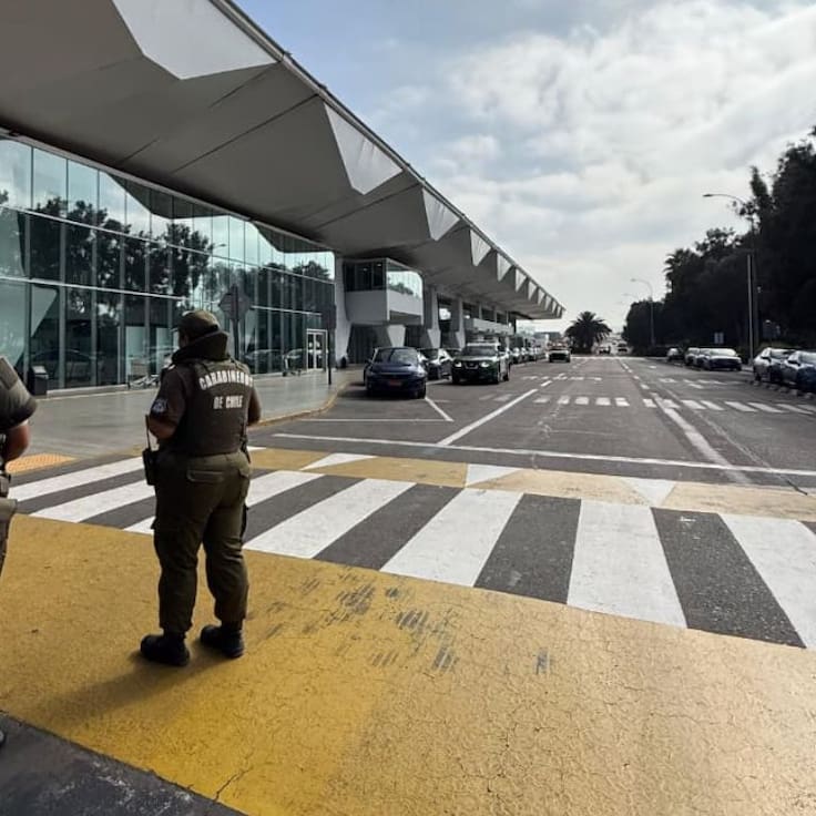 Evacúan aeropuerto de Antofagasta por objeto sospechoso: GOPE trabaja en el lugar