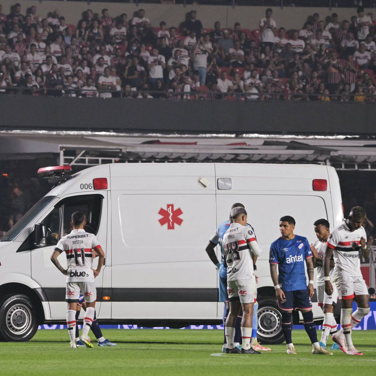 Recibió maniobras de resucitación: revelan cómo está el futbolista Juan Izquierdo tras sufrir paro cardíaco