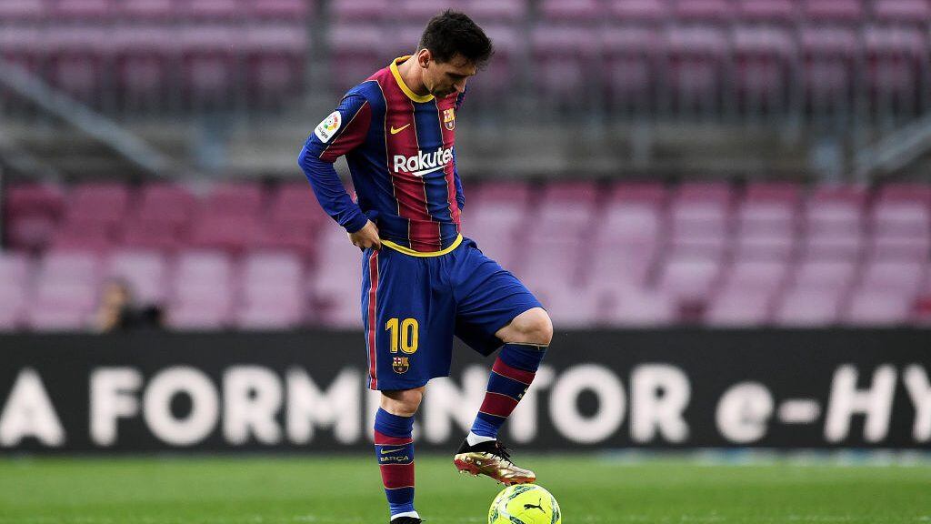 BARCELONA, SPAIN - MAY 16: Lionel Messi of FC Barcelona looks dejected during the La Liga Santander match between FC Barcelona and RC Celta at Camp Nou on May 16, 2021 in Barcelona, Spain. Sporting stadiums around Spain remain under strict restrictions due to the Coronavirus Pandemic as Government social distancing laws prohibit fans inside venues resulting in games being played behind closed doors.  (Photo by David Ramos/Getty Images)