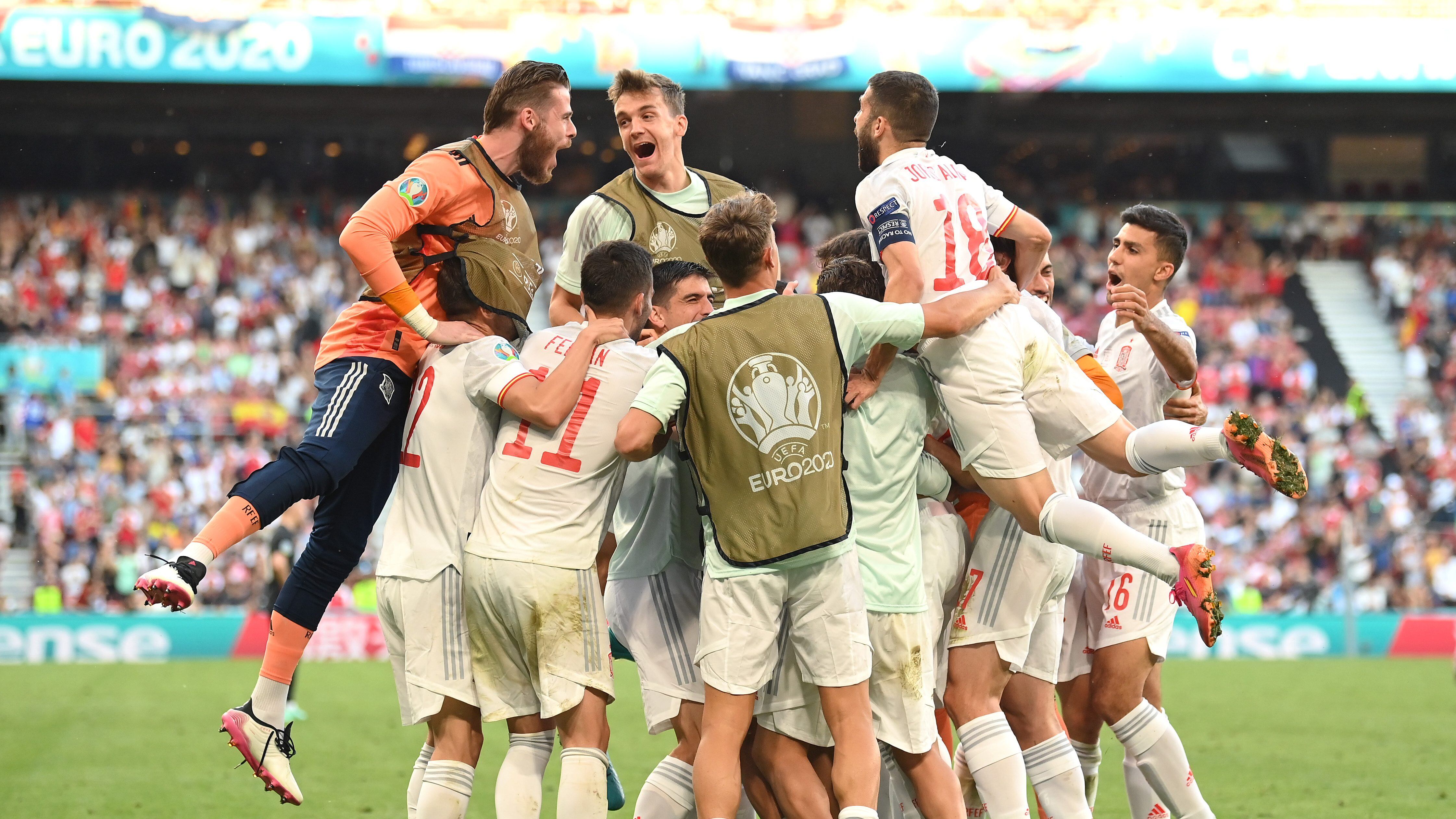 COPENHAGEN, DENMARK - JUNE 28: Alvaro Morata of Spain celebrates with team mates after scoring their side's fourth goal during the UEFA Euro 2020 Championship Round of 16 match between Croatia and Spain at Parken Stadium on June 28, 2021 in Copenhagen, Denmark. (Photo by Stuart Franklin/Getty Images)