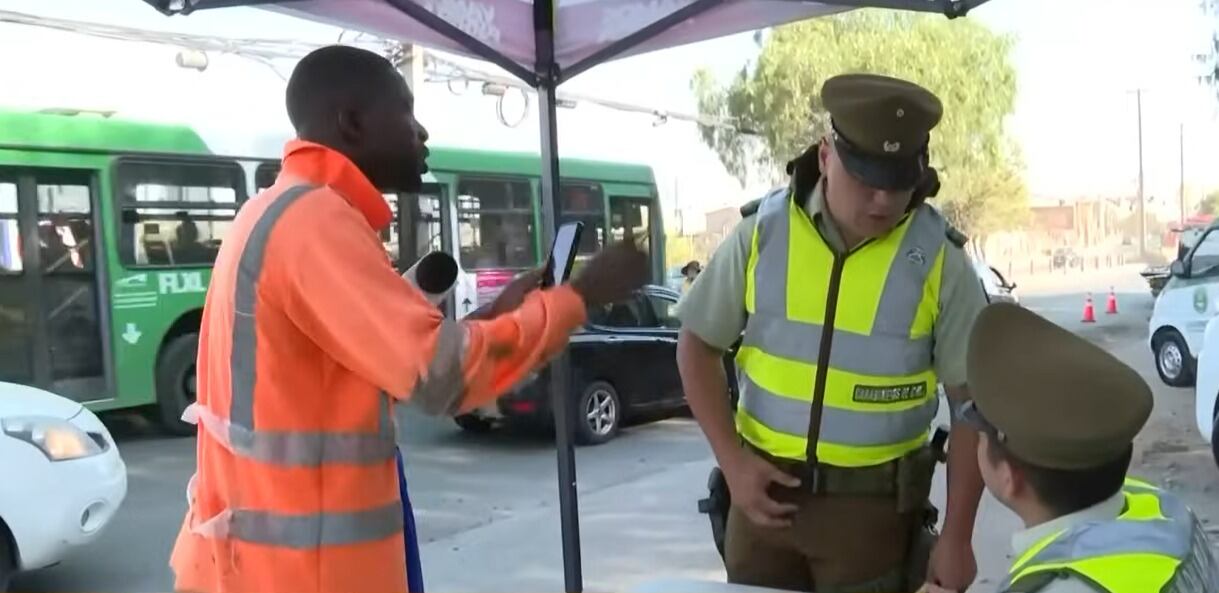 Ciudadano haitiano vivió tensa discusión con carabineros | Captura de pantalla
