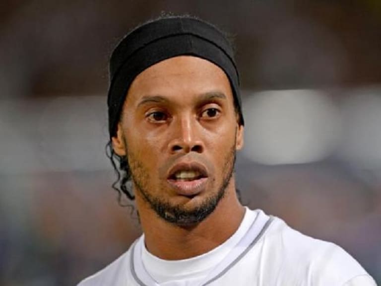Ronaldinho dio positivo de coronavirus