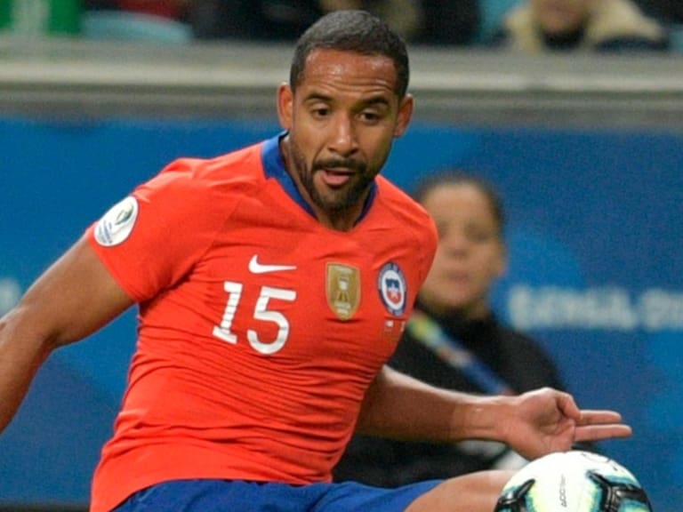 Jean Beausejour reacciona a su imagen que fue utilizada como meme para Año Nuevo: "No me la manden más"
