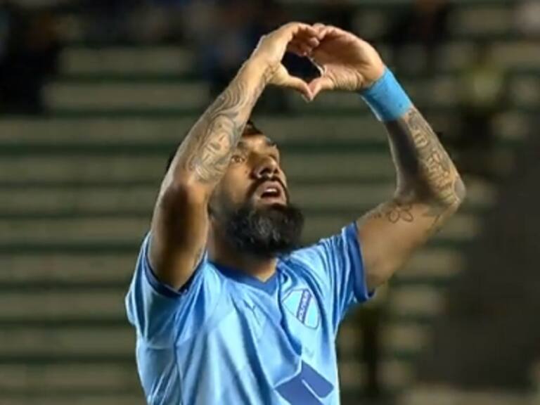 Ronnie Fernández se vistió de héroe y le dio un tremendo triunfo al Bolivar sobre el Paranaense de Arturo Vidal