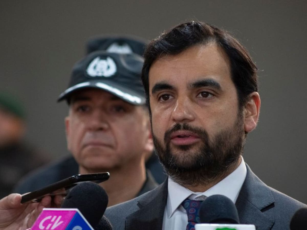“Le hace un daño al país”: ministro de Justicia dice que por “razones políticas” se filtró el informe de Contraloría sobre inhibidores en cárceles