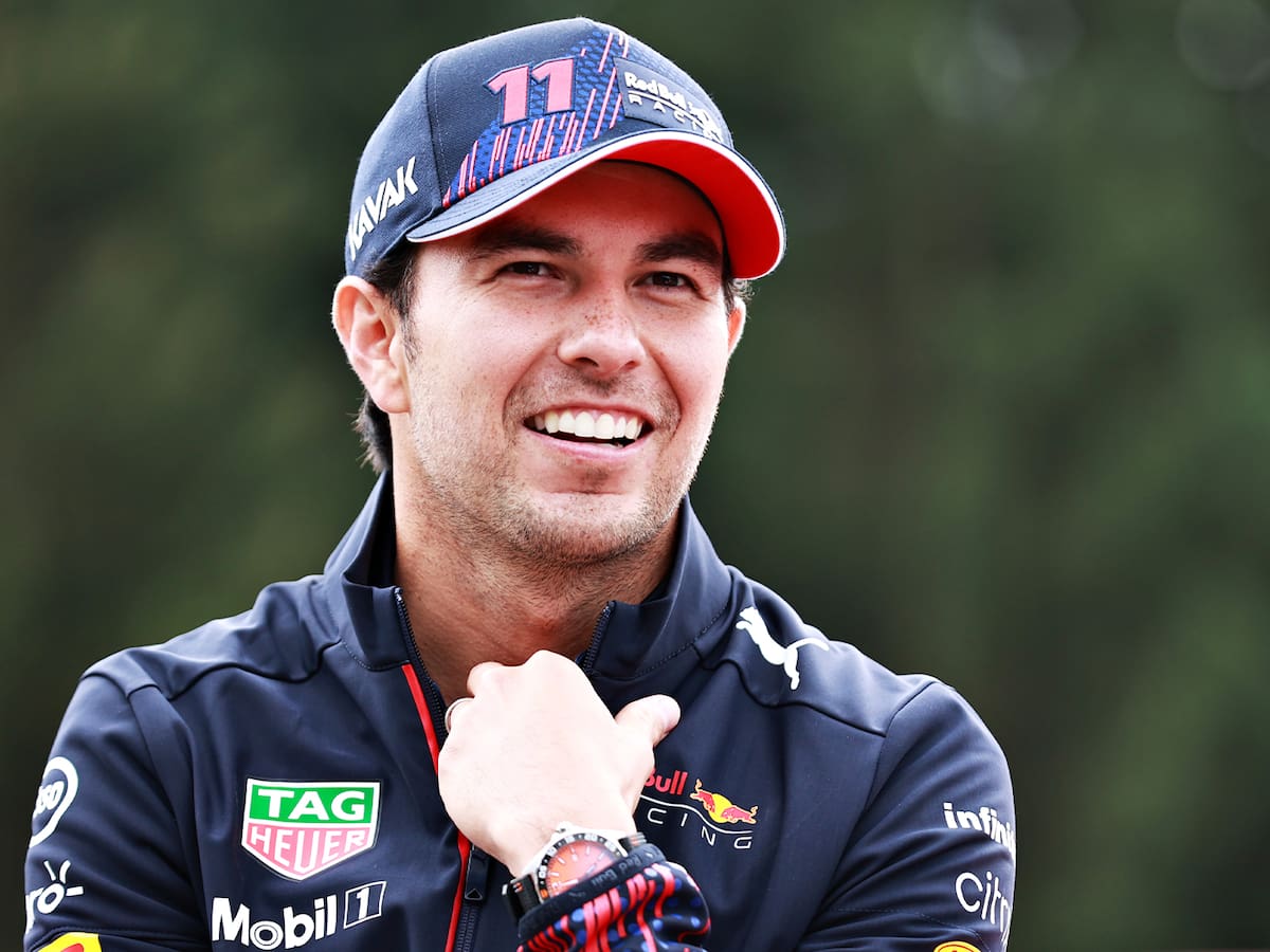 Los terminó convenciendo: Sergio Pérez estiró su contrato con Red Bull por todo el 2022 en Fórmula 1