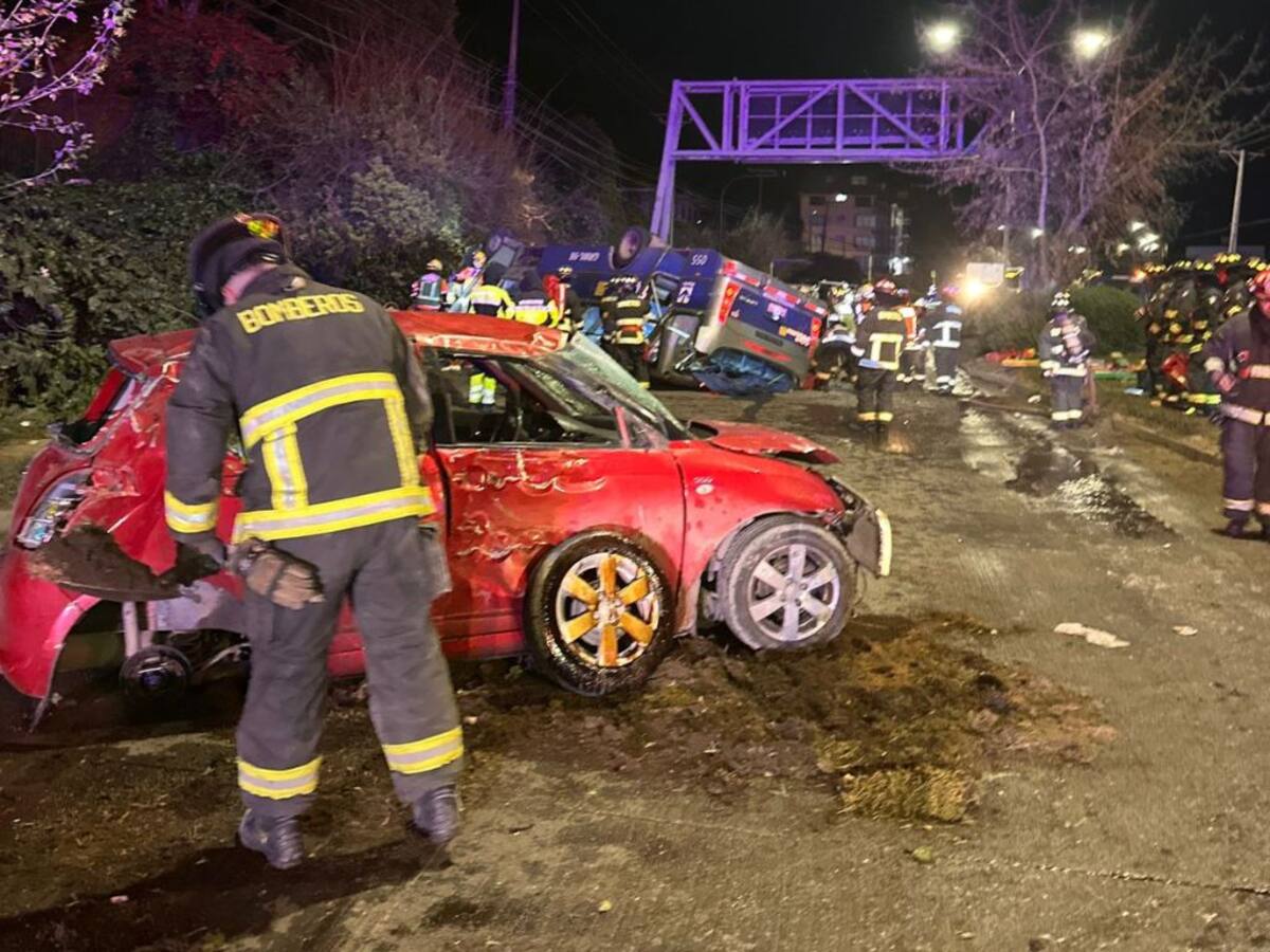 Tragedia en Concepción: micro se vuelca y deja un muerto y más de 20 heridos