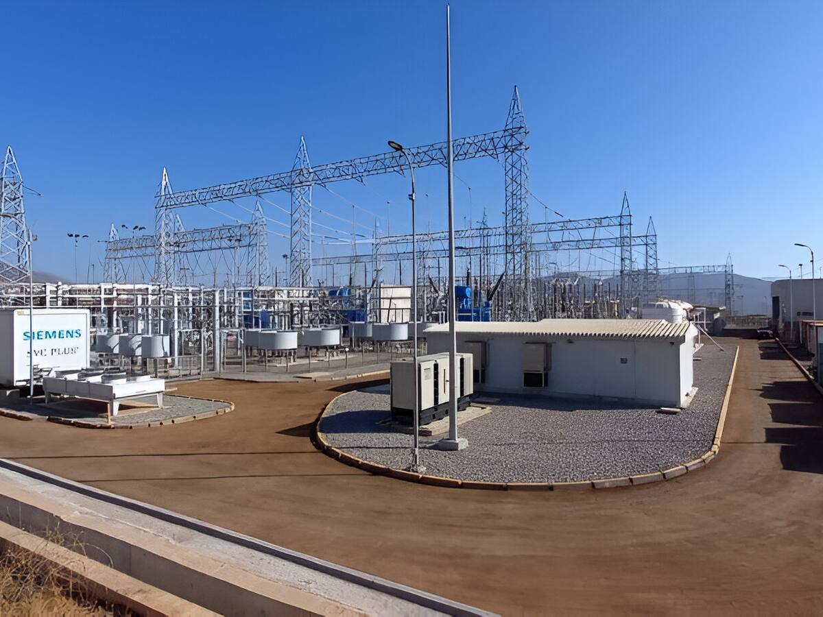 Descartan atentados: empresa a cargo de la transmisión eléctrica explica origen del corte masivo de luz en Chile