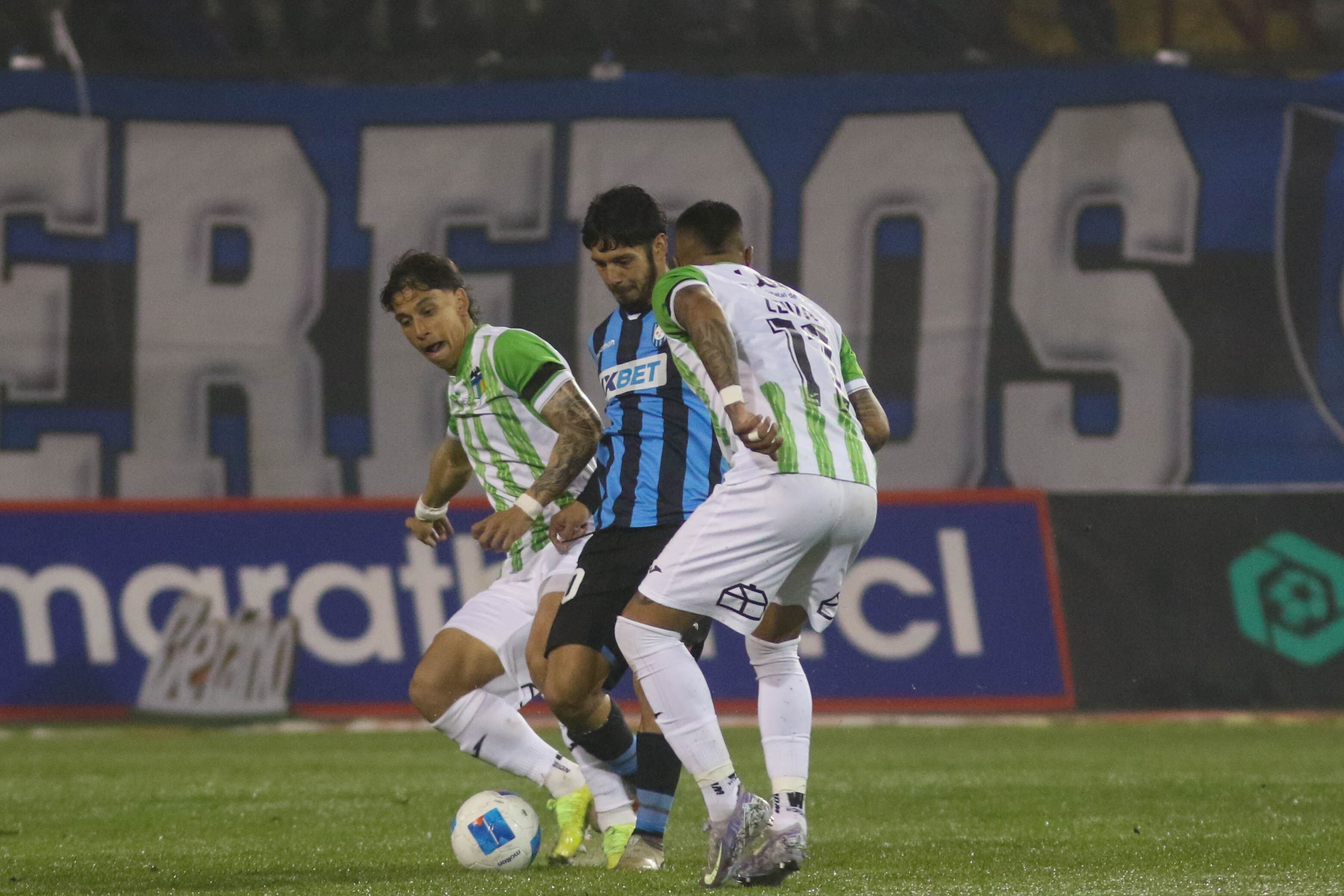 Huachipato y O'Higgins se ven las caras en Talcahuano | Agencia Uno