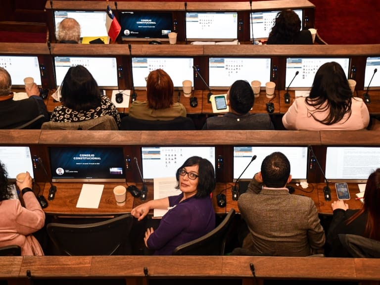 Consejo Constitucional: oficialismo ingresa enmiendas al anteproyecto de nueva Constitución