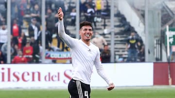 “Me dicen que gané...”: La llamativa reacción de Alan Saldivia tras ser elegido como mejor central del Campeonato Nacional