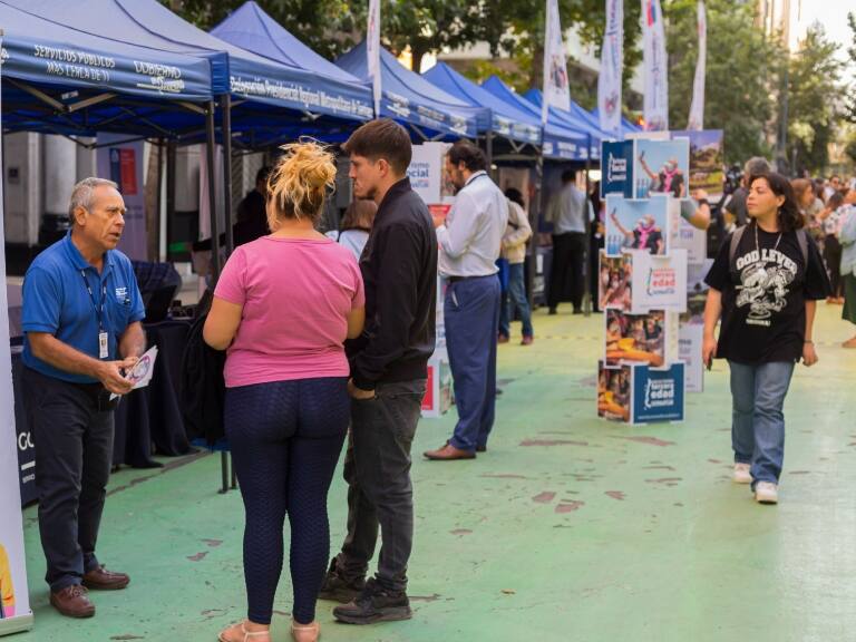 ¿Cómo se hace un reclamo? Sernac realiza feria ciudadana en el marco del Día Internacional del Consumidor