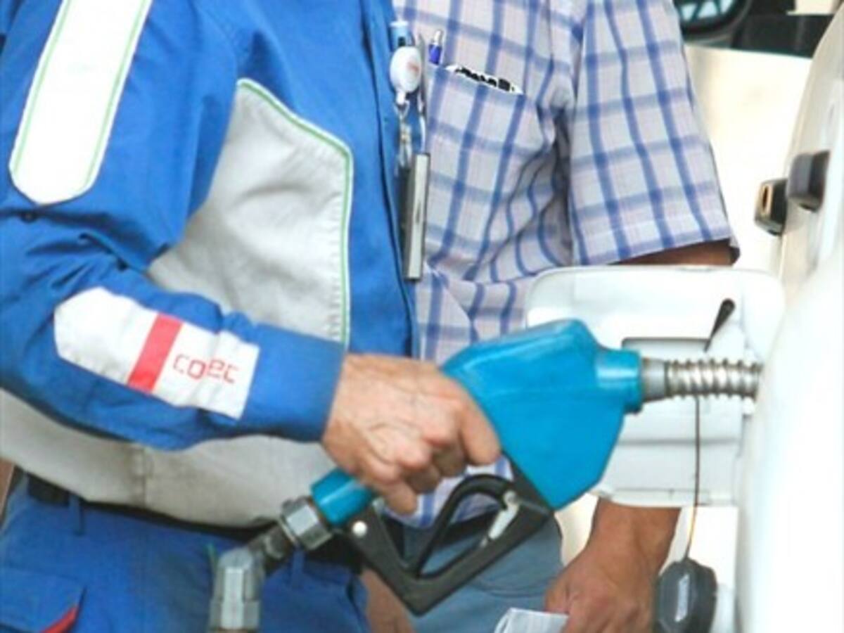 Bencinas subirán más de cinco pesos este jueves