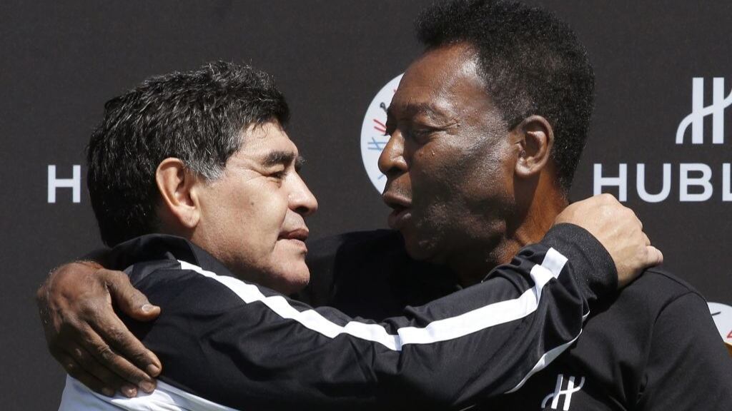 Pelé y Diego Maradona, la rivalidad del fútbol mundial que pasa a la eternidad