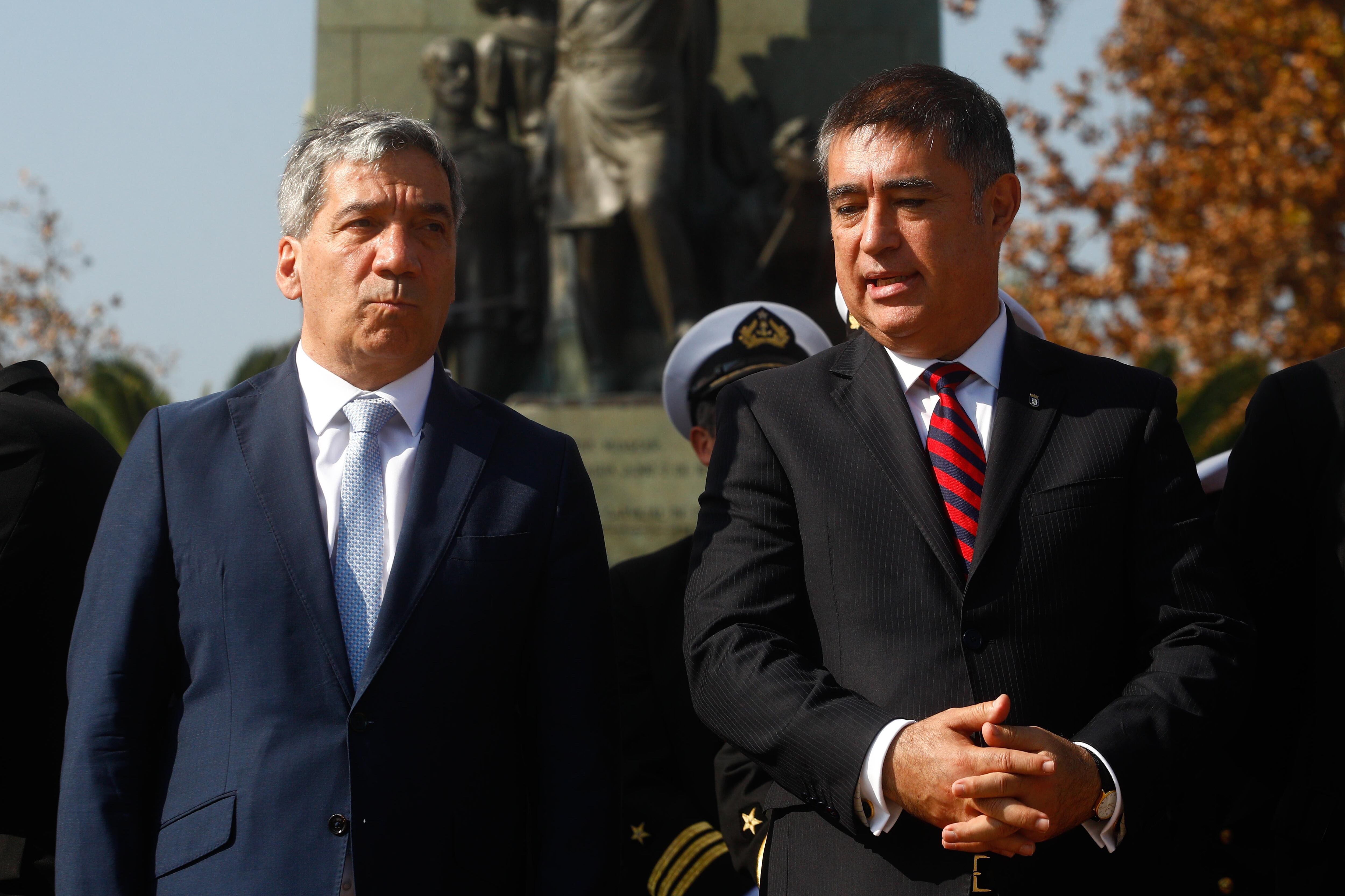 21 DE MAYO 2025 / SANTIAGOEl delegado presidencial de la Región Metropolitana, Gonzalo Durán, preside ceremonia por el Día de las Glorias Navales junto al alcalde de Santiago, Mario Desbordes.
FOTO: LUKAS SOLIS / AGENCIAUNO